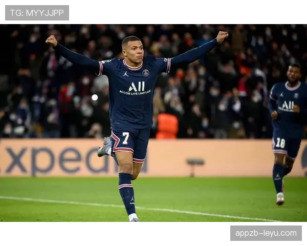 姆巴佩钦点新偶像,年轻天才闪耀赛场引领足坛未来潮流 姆巴佩钦点新偶像,年轻天才闪耀赛场引领足坛未来潮流