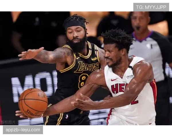 莱万多夫斯基状态回暖，强势表现引球迷热议