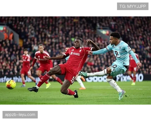 英超王牌射手持续提升表现，助球队强势攀升积分榜首位