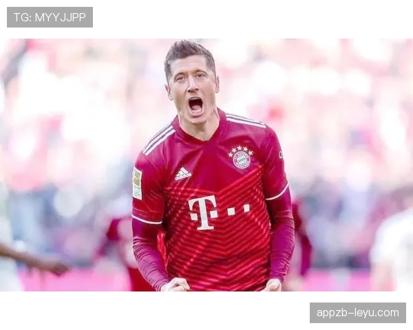 莱万转会巴萨的战术适配与体系融合