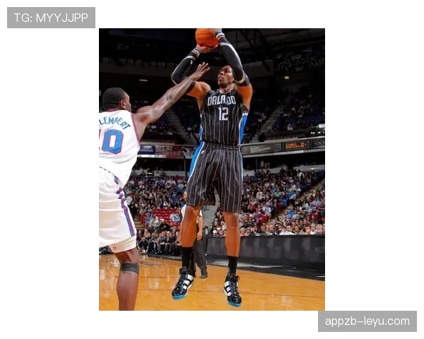 霍华德篮下强攻效率显著提升 内线护筐能力优于同期内线球员