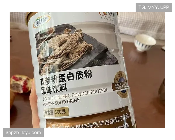 杨力维家的冰箱里塞满蛋白粉，连饮料都是按毫升算的